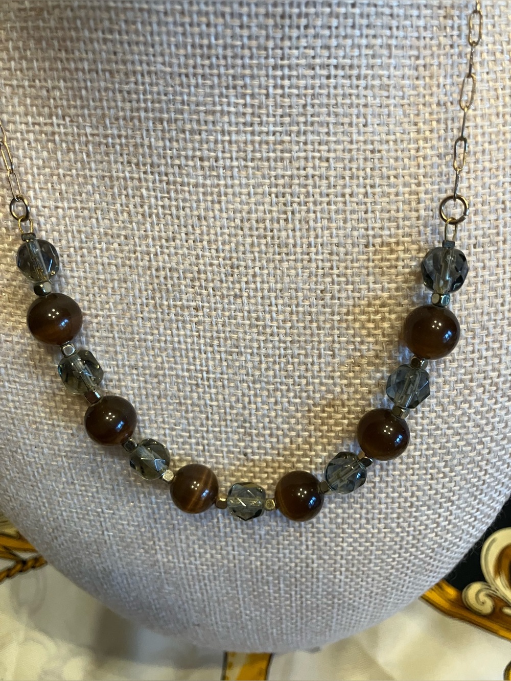 PAPER CLIP GOLD-TONE CHAIN WITH ROUND TORTOISE COLOR CAT’S EYE BEADS 16”